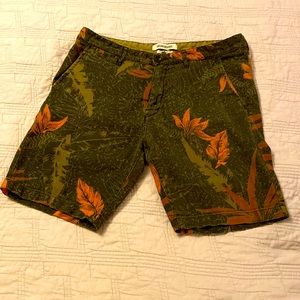 Quicksilver 34 straight tiki shorts mountain & wave board apparel